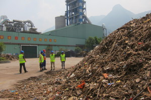  Dried floating material from Yangtze river to be Co-processed at Huaxin Zigui cement in Hubei Province 
