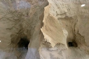  2 The Blaster sword nozzles activation through an automated routine generated a local fall of the stuck bulk material by dramatically increasing the average feeding rate 