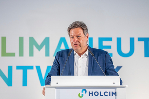  1 Dr Robert Habeck, Vice Chancellor and Federal Minister of Economics, at the groundbreaking ceremony in Lägerdorf 