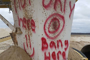  1 Hopper configurations vary greatly, so appropriate flow aid selection depends on the application 