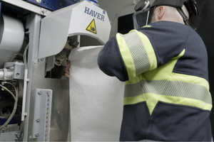  1 Paper sacks show a superior performance compared to WPP sacks 