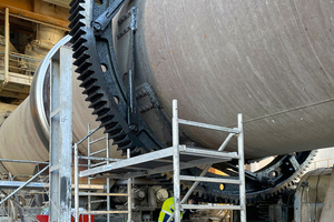  2 The original ring gear was severely worn due to incorrect alignment of the drive pinion 