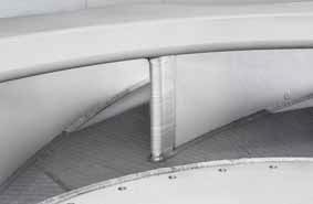  6 Wrap-around edge protection liners for blade inlet edges 