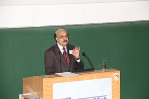  2 Prof. Surendra Shah from the Northwestern University in Evanston/USA during the opening session 
